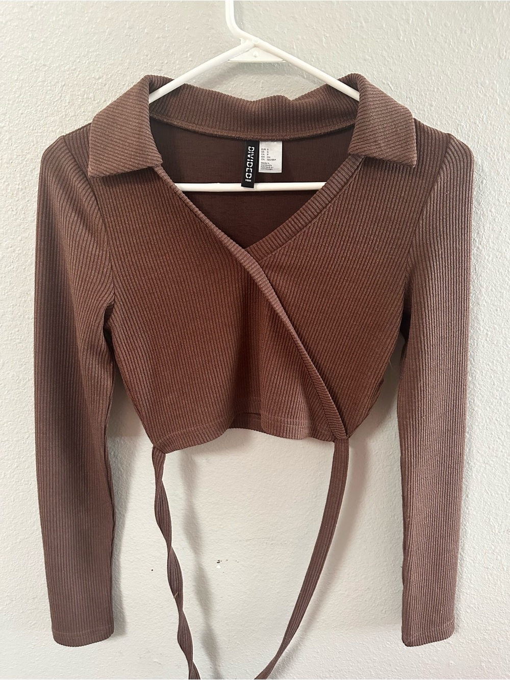 Divided Mauve-Brown Ribbed Wrap Crop Top with Collar Size Small